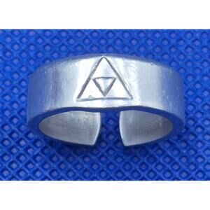 Legend of Zelda Triforce Silvertone Ring Size 5.5